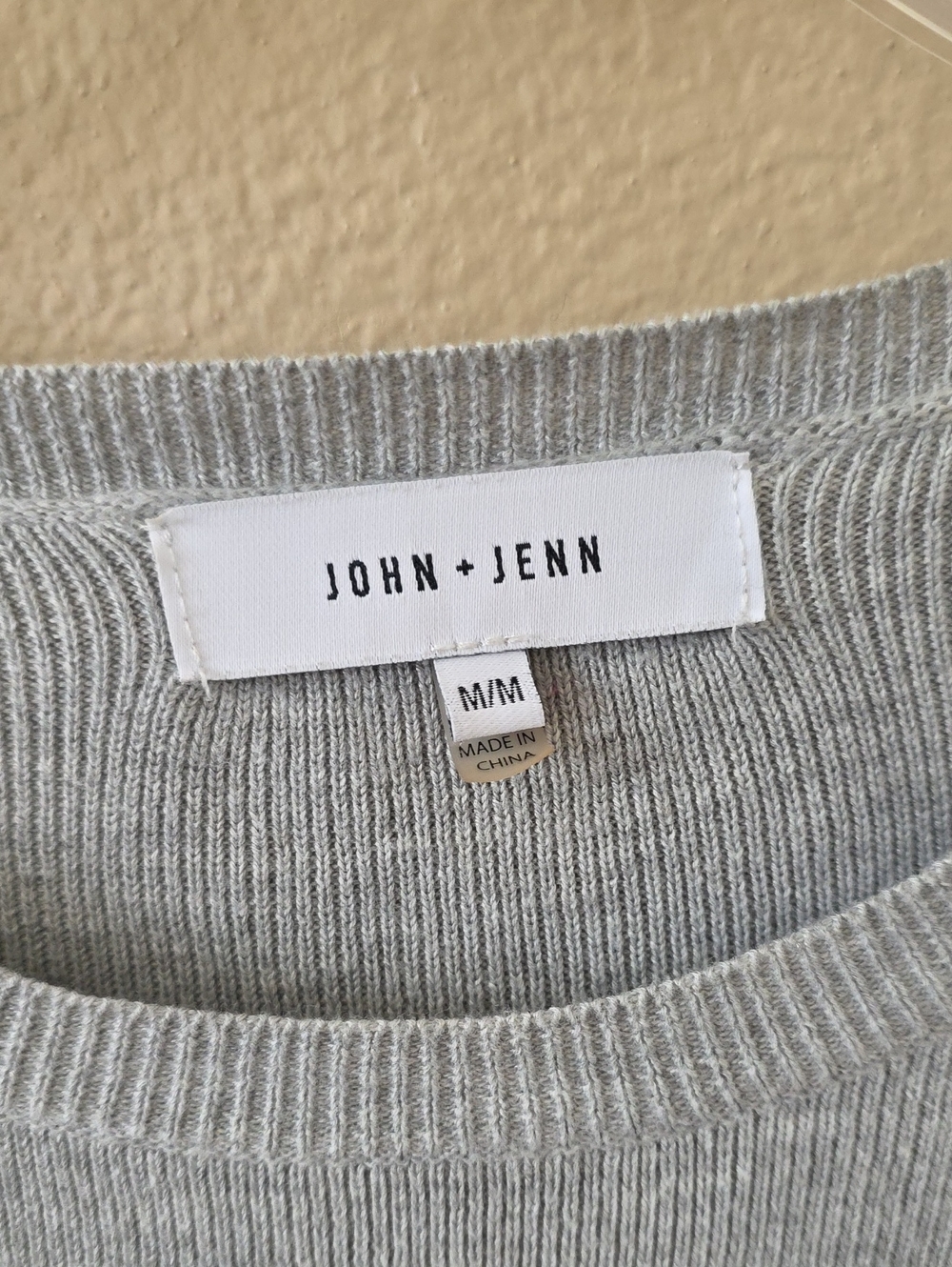John & Jenn Gray Rib Knit Ruffle Tee - Size Medium - Picture 4 of 5